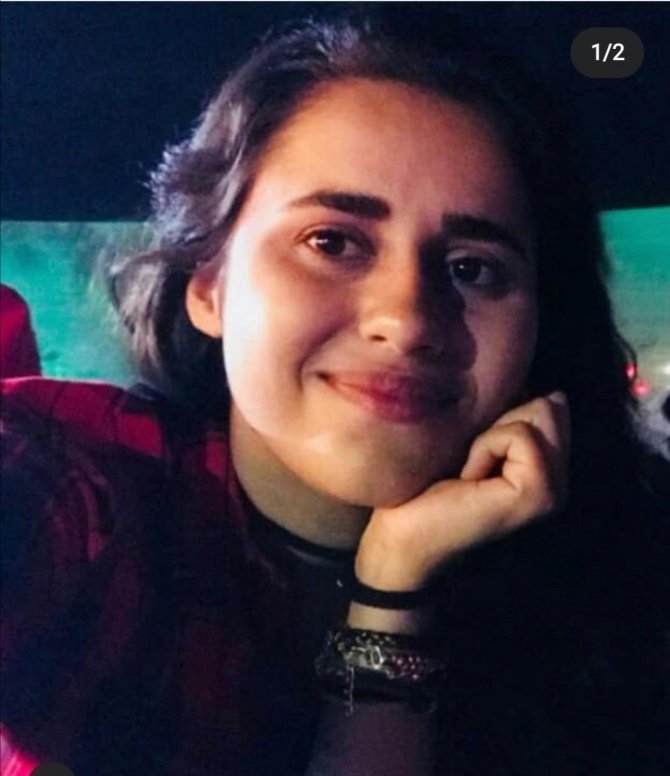 22 yaşındaki kadına otomobilin çarptığı kaza kamerada