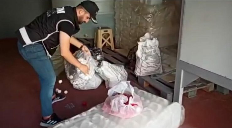 30 ton sahte etil alkol ele geçirildi: 8 gözaltı