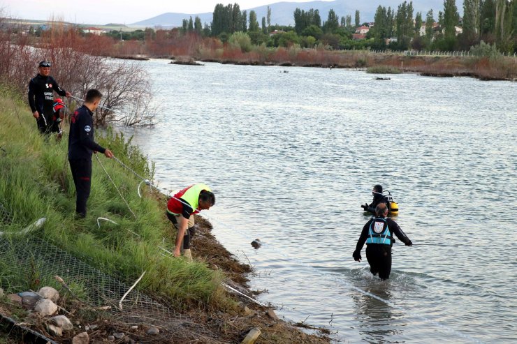 4 gün sonra askere gidecek genç, Kızılırmak'ta kayboldu