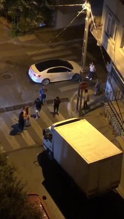 Bıçaklı maganda mahalleliyi ayağa kaldırdı