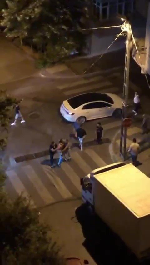 Bıçaklı maganda mahalleliyi ayağa kaldırdı