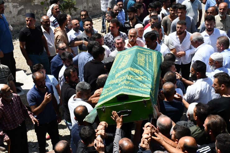 Trenin çarptığı belediye işçisi toprağa verildi