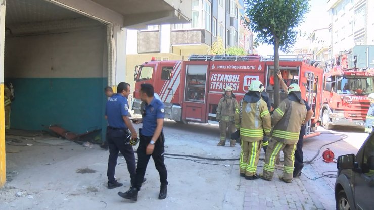 Yangın müdahalesinde itfaiyeci düştü