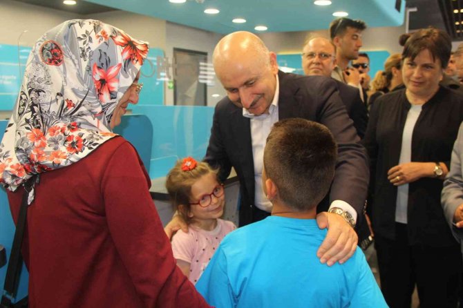 "Altılı masa diyorlar, altında başkaları üstünde başkaları var"