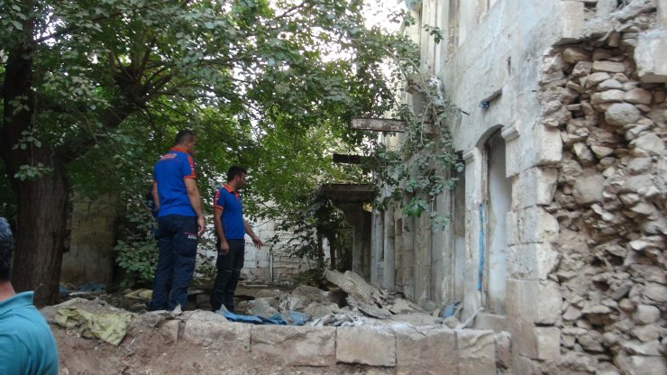 Çöken duvarın altında kalan hurdacı öldü