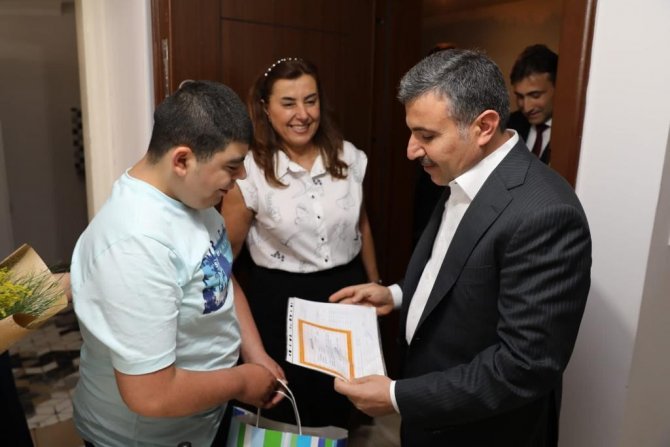 Evde eğitim gören öğrencilerin karnesi Validen