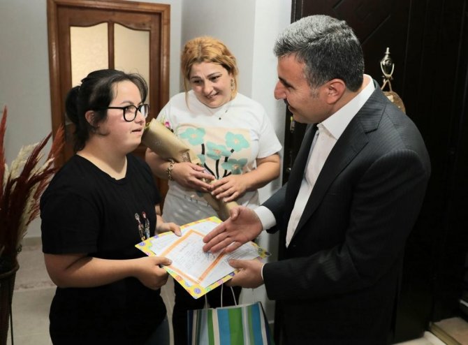 Evde eğitim gören öğrencilerin karnesi Validen