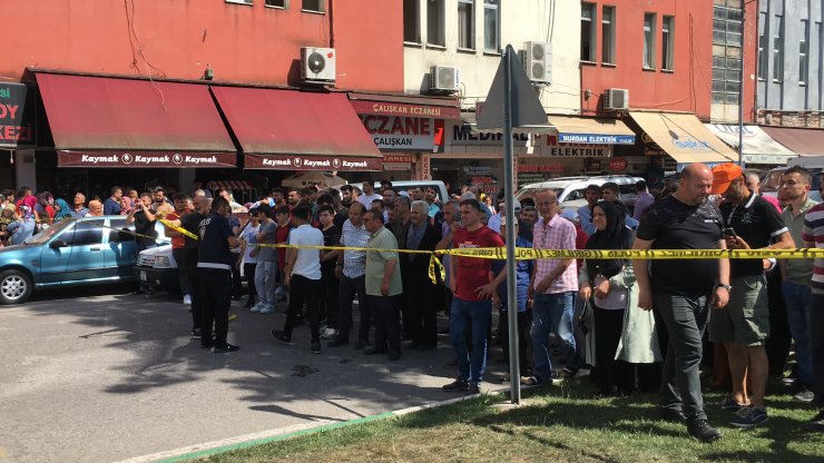 Forkliftin ezdiği anne öldü, oğlu yaralandı