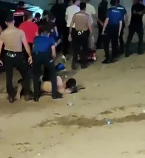 Gece vakti denize girdi, boğulmaktan son anda kurtarıldı