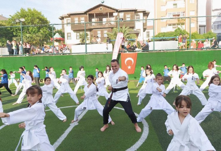 Genç karateciler yeni kuşaklarına kavuştu