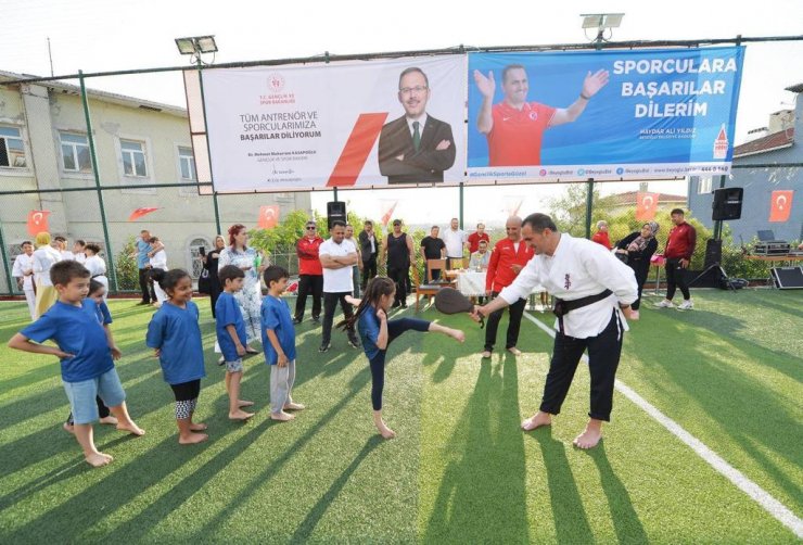 Genç karateciler yeni kuşaklarına kavuştu