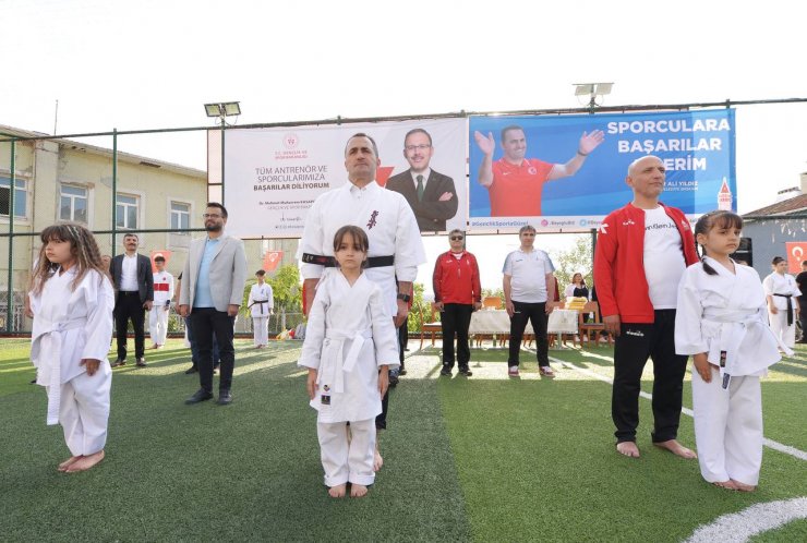 Genç karateciler yeni kuşaklarına kavuştu