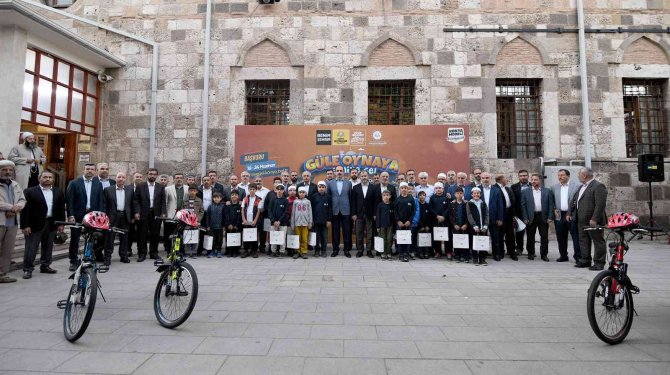 “Güle Oynaya Camiye Gel” projesi başvuruları başladı