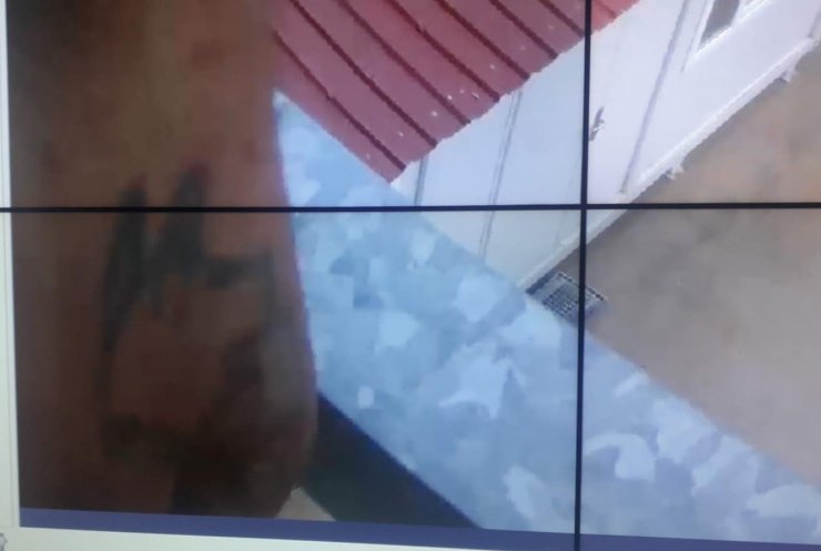 Hırsızı dövmesi yakalattı