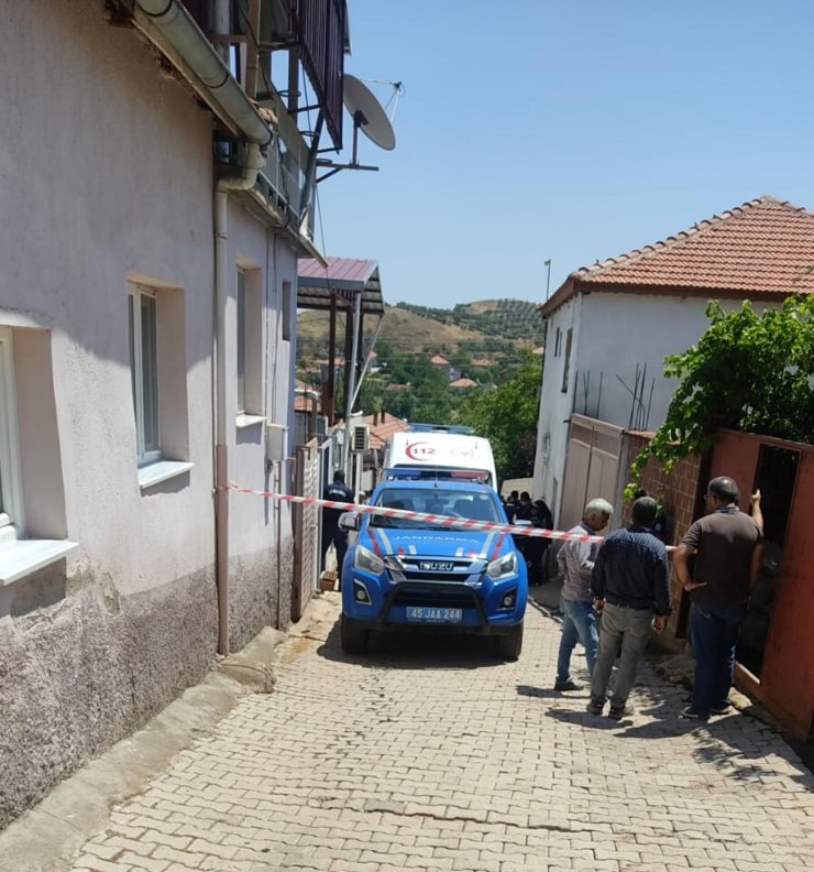 Karı- koca, evlerinde bıçaklanmış halde ölü bulundu