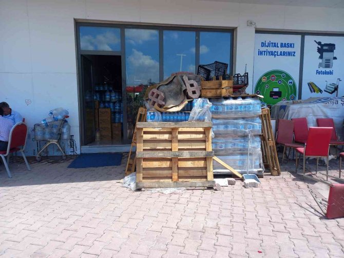 Konya'da hırsız büfeden 125 bin liralık mal çaldı