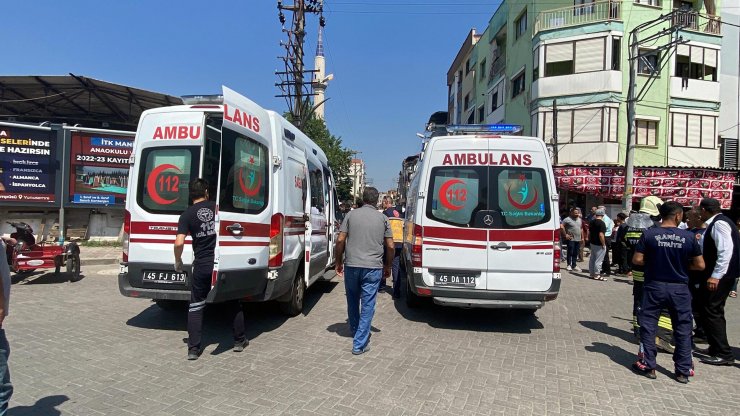 Motosiklet otomobilin altında kalmaktan kıl payı kurtuldu