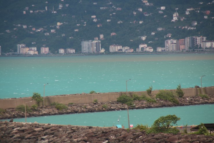 Turkuaza bürünen rengi uzaydan görülüyor