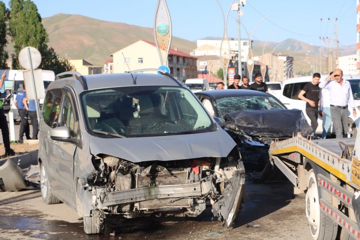 Zincirleme kaza: 4 yaralı