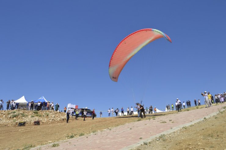 Adıyaman'da yamaç paraşütü festivali düzenlendi