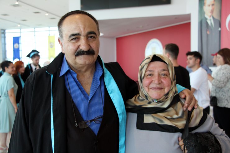 Afla döndüğü üniversiteden 40 yıl sonra mezun oldu