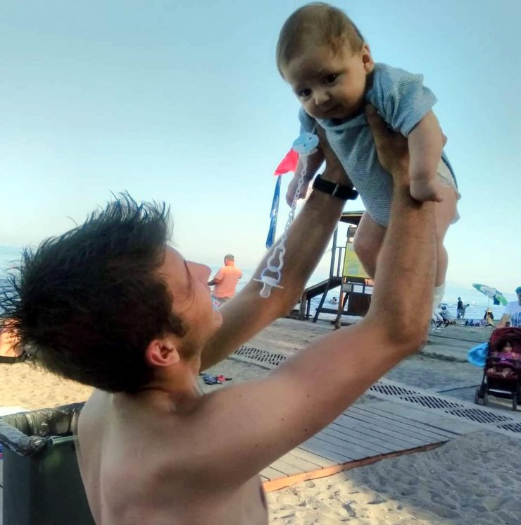 Boşandığı eşinin öldürdüğü Cansu ile oğlu toprağa verildi