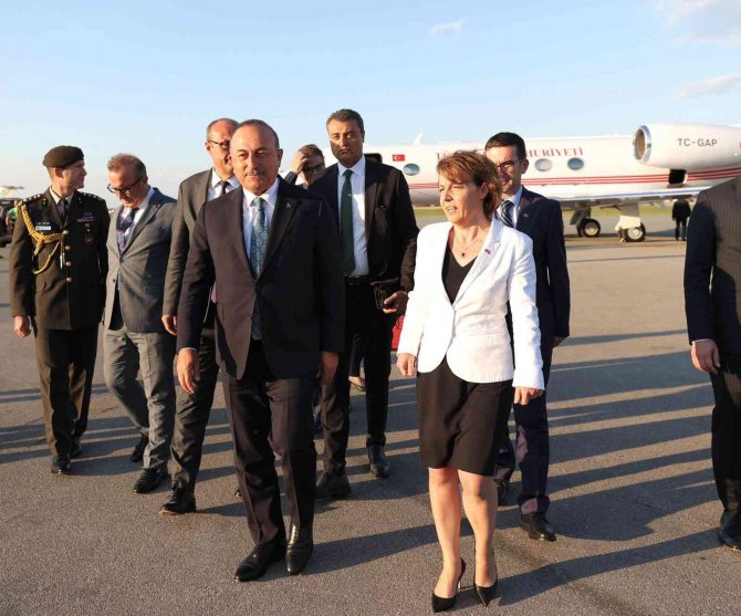 Dışişleri Bakanı Çavuşoğlu Kosova’da