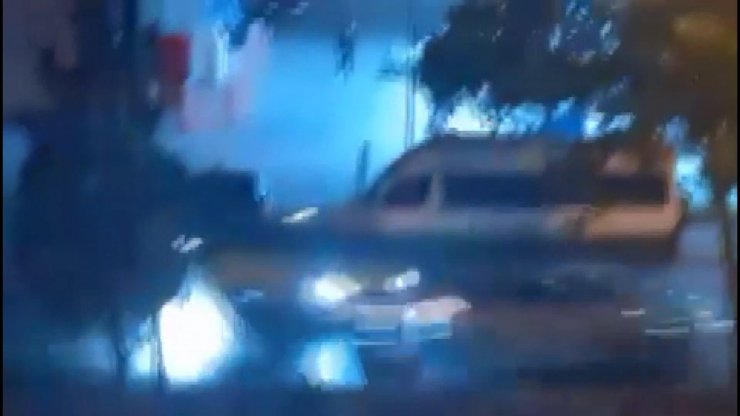 Eski nişanlı dehşeti; otomobiliyle çarptı, yol kesip darbetti 