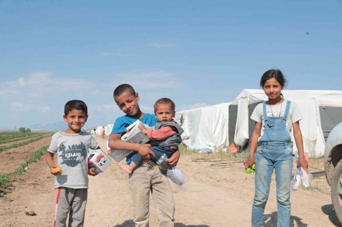 Konya’daki Şanlıurfalı mevsimlik tarım işçilerini ziyaret ettiler
