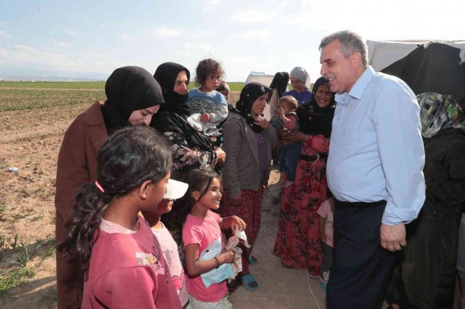 Konya’daki Şanlıurfalı mevsimlik tarım işçilerini ziyaret ettiler