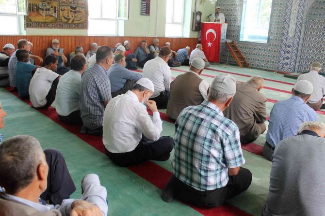 47 yıldır mahalle hayrı geleneklerini sürdürüyorlar