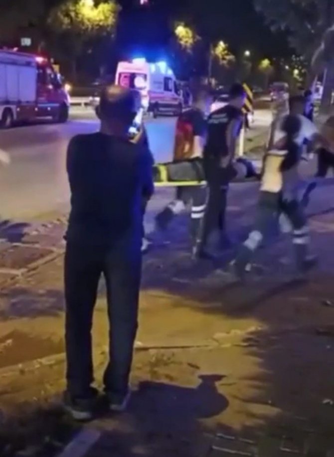 5 aracın karıştığı zincirleme kazada 4 kişi yaralandı