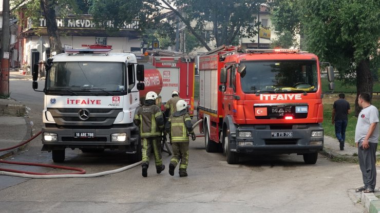 Bursa'da tarihi binada yangın