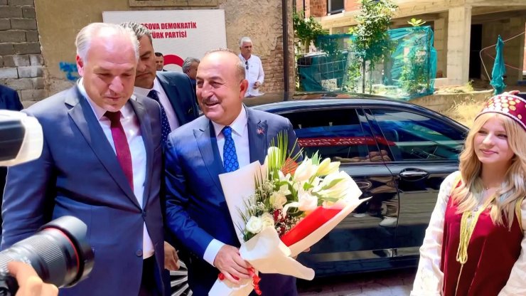 Çavuşoğlu, Bölgesel Kalkınma Bakanı ve KDTP Genel Başkanı Damka ile görüştü