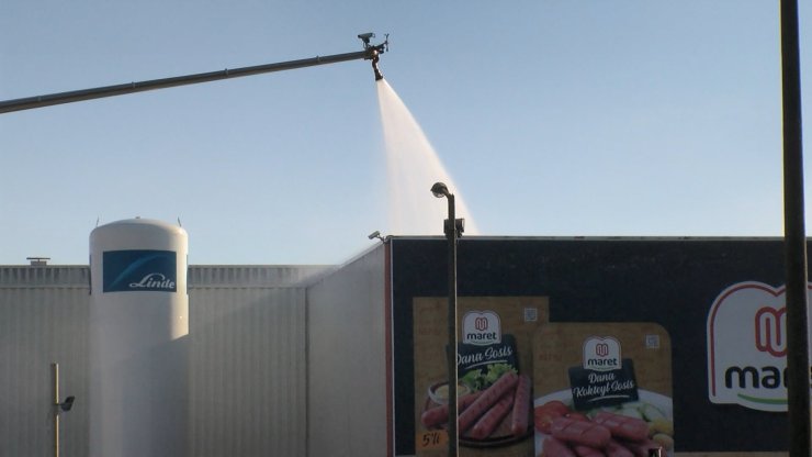 Et üretim tesisinde yangın