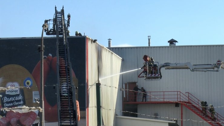 Et üretim tesisinde yangın