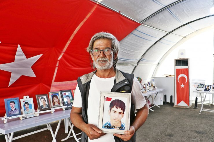 Evlat nöbeti tutan baba: Babalar Günü'nün ne olduğunu unuttuk