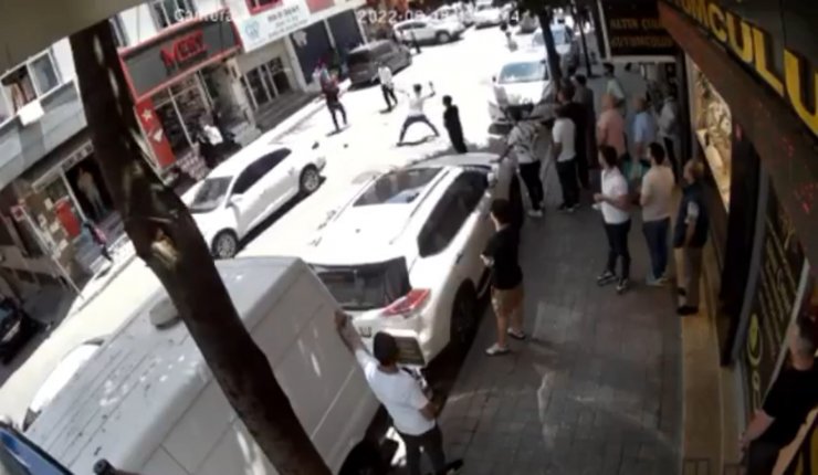 Mahalleyi savaş alanına çevirdiler 