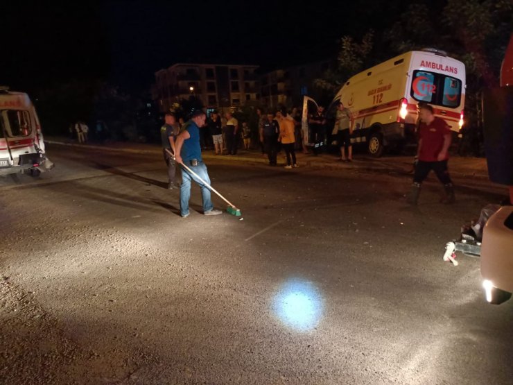 Trafik kazasına giden ambulanslar çarpıştı: 3 yaralı