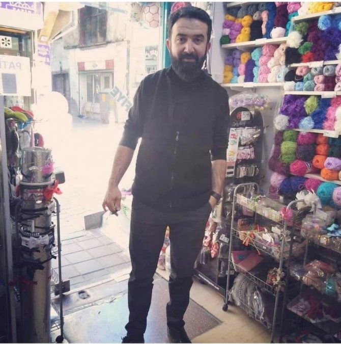 Yol verme kavgası yüzünden çıkan kavgada bir kişi bıçaklanarak öldürüldü