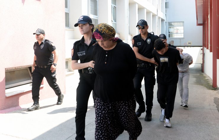 Aile meclisinde ölüm kararı verilen eski eşini; kara çarşaf giyerek vurmaya gitmiş