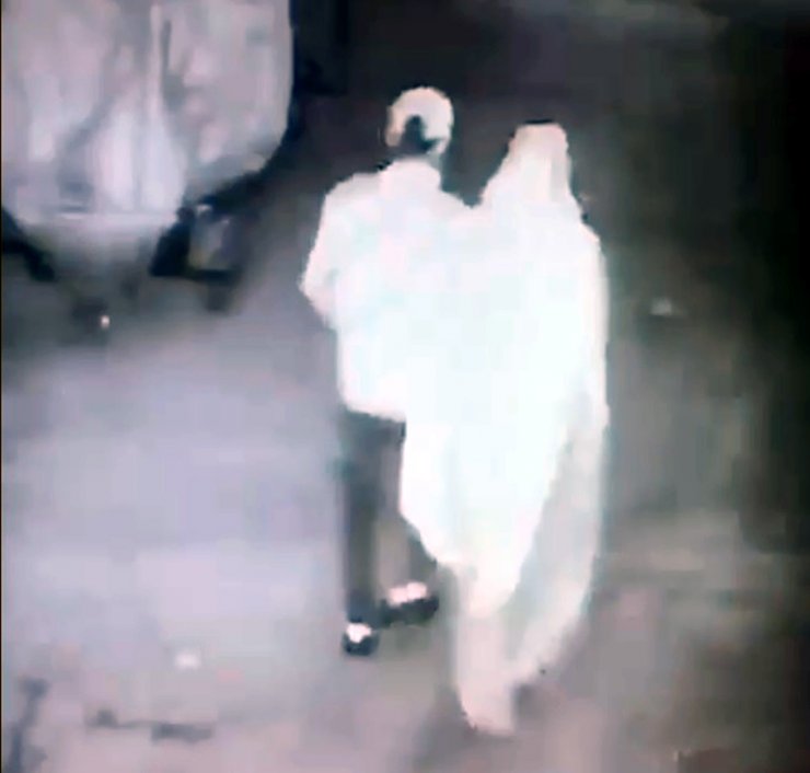 Aile meclisinde ölüm kararı verilen eski eşini; kara çarşaf giyerek vurmaya gitmiş