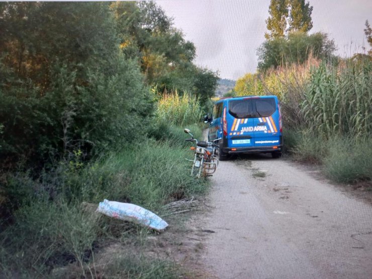 Babasının balık avlamak için elektrik akımı verdiği suda ölen Eren, toprağa verildi