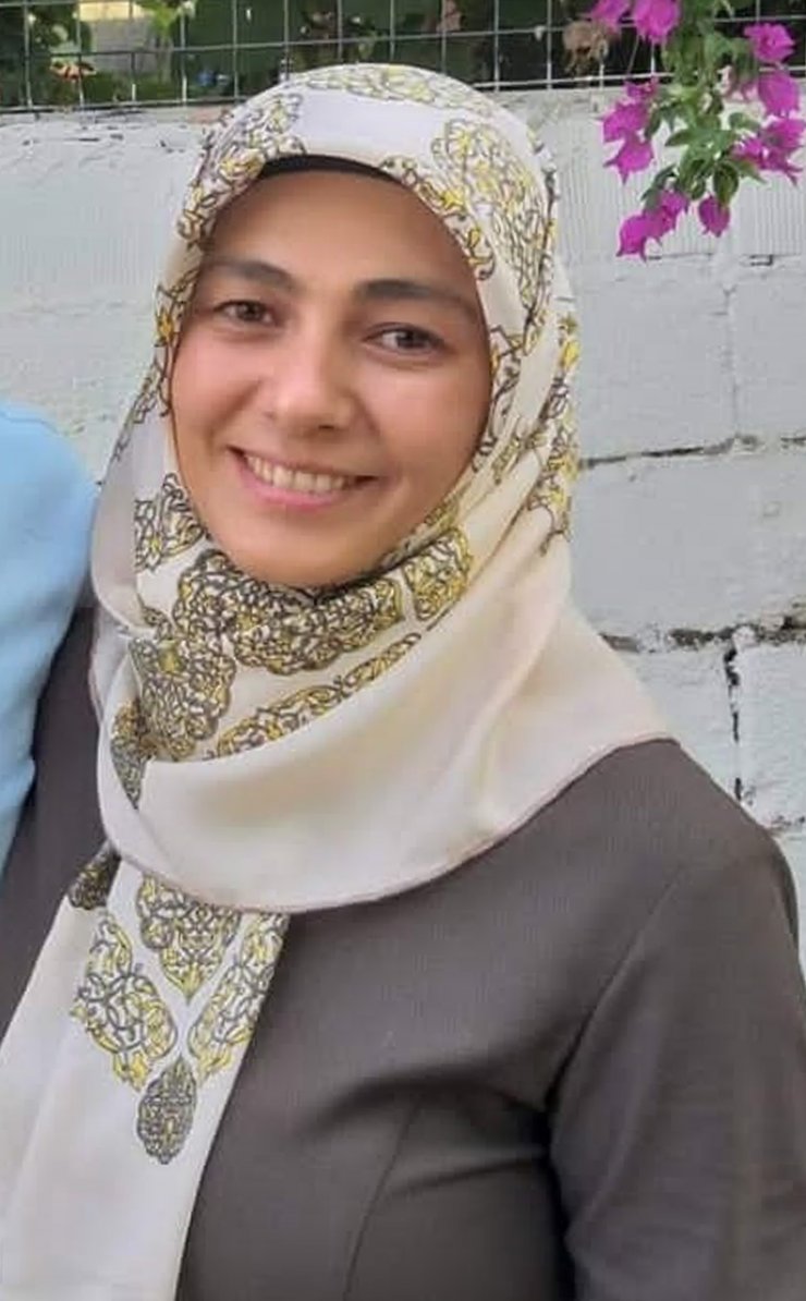 Devrilen traktörün sürücüsü öldü, annesi yaralı