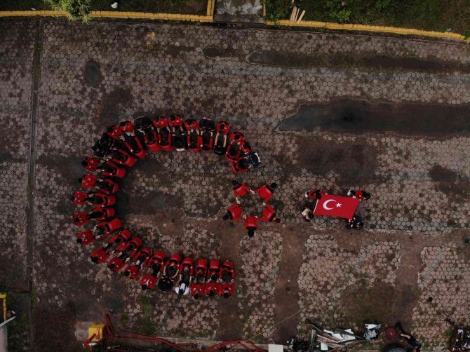 Gerçeği aratmayan eğitimlerle itfaiyeci olmak için yarışıyorlar