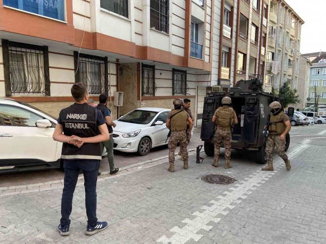 İstanbul’da uyuşturucu tacirlerine helikopter destekli eş zamanlı operasyon