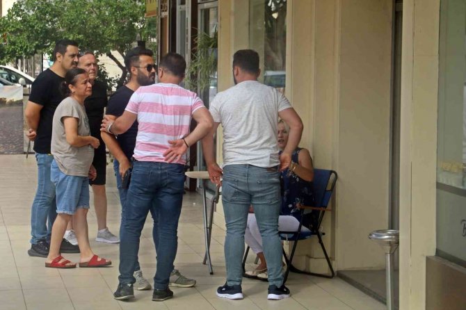 Kuyumcuyu soymak istedi, sert kayaya çarptı