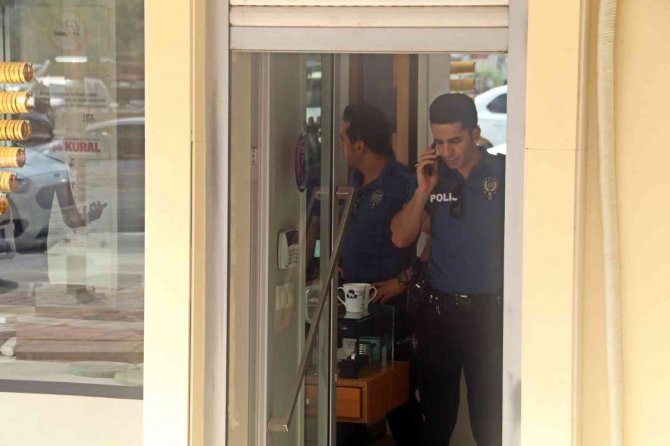 Kuyumcuyu soymak istedi, sert kayaya çarptı