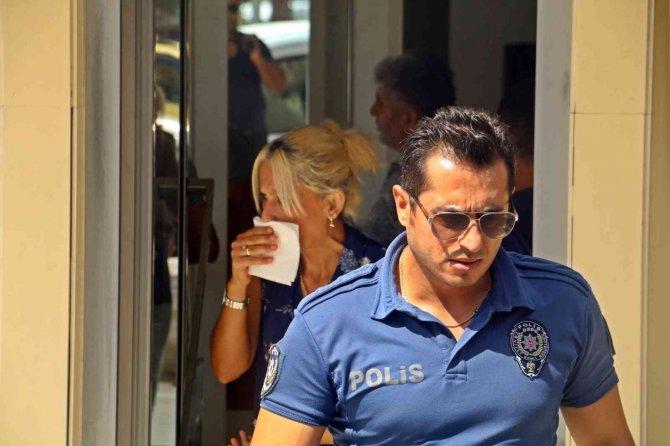 Kuyumcuyu soymak istedi, sert kayaya çarptı