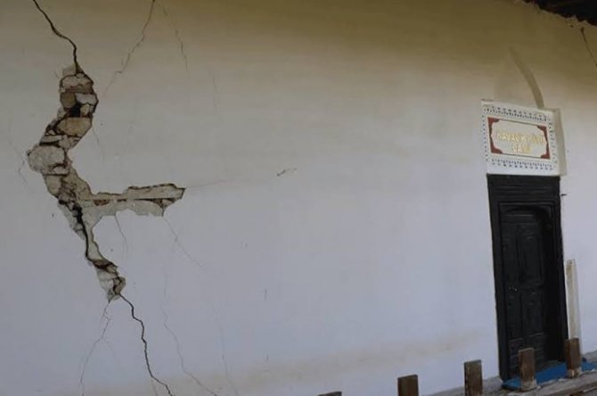 Onarım beklenen cami için yıkım kararı çıktı